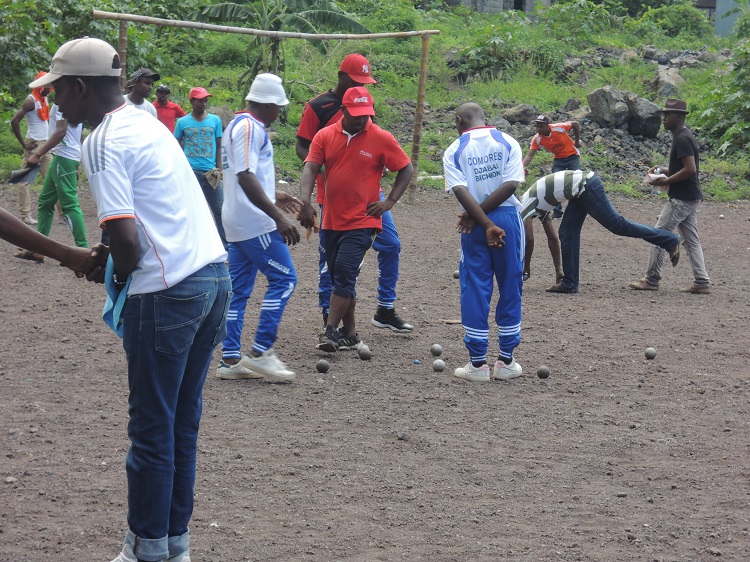 image Jeu de Pétanque à Batsa / 135 prétendants asphyxiés par Janfar/Faydhoini